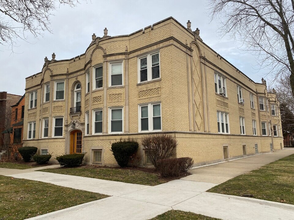 2524 W Ardmore Ave in Chicago, IL - Building Photo
