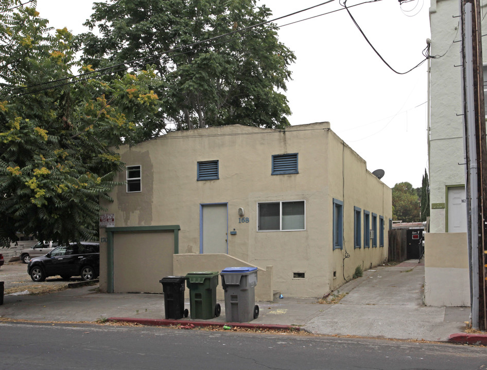 168-170 E San Salvador St in San Jose, CA - Building Photo