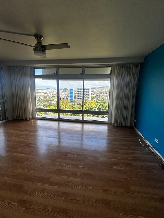 1515 Nuuanu Ave, Unit 1950 in Honolulu, HI - Foto de edificio - Building Photo