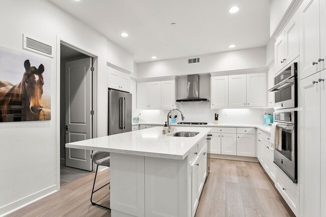 3440 Doheny Way in Dana Point, CA - Foto de edificio - Building Photo