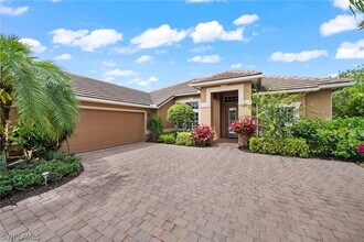 8888 Mustang Island Cir in Naples, FL - Building Photo - Building Photo