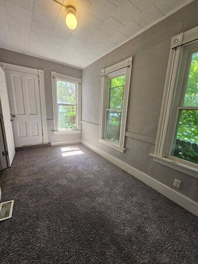 2723 6th Ave-Unit -2723 Apt 1 in Rock Island, IL - Building Photo - Building Photo