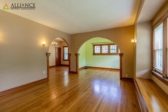 208 S M.L.K. Jr Dr in Manhattan, KS - Building Photo - Building Photo