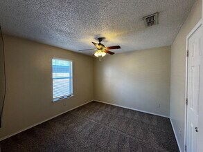 6105 5th St in Lubbock, TX - Foto de edificio - Building Photo