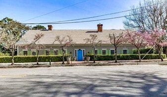 811 Alameda Ave in Monterey, CA - Building Photo