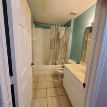 3616 Pine Oak Cir in Ft. Myers, FL - Building Photo - Building Photo