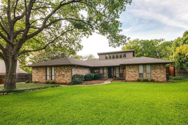 1829 W Terrace Dr in Grand Prairie, TX - Building Photo