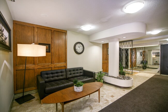 The Montclair in Toronto, ON - Building Photo - Building Photo
