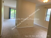 2106 Abbey Cir in Asheville, NC - Building Photo - Building Photo