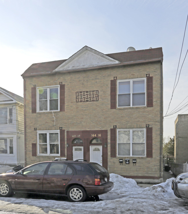 164-18 77th Rd in Flushing, NY - Foto de edificio - Building Photo