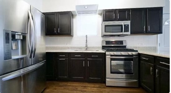 2242 W Grand Ave, Unit 1F