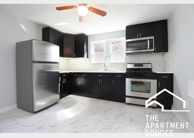 5128 W Henderson St, Unit 3 in Chicago, IL - Building Photo - Building Photo