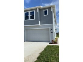 2435 Bevel Ln in Davenport, FL - Building Photo