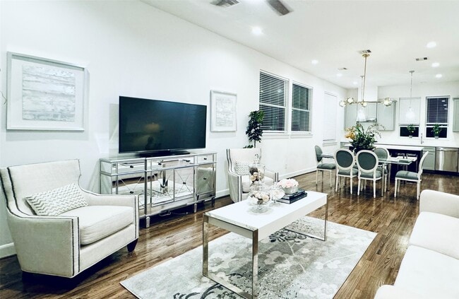 property at 2717 Clinton Dr