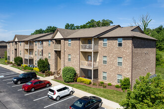 Oldham Oaks in La Grange, KY - Foto de edificio - Building Photo