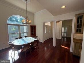 10408 Marbury Rd in Oakton, VA - Building Photo - Building Photo