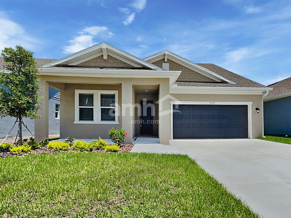 27537 St Andrews Ave in Wesley Chapel, FL - Building Photo