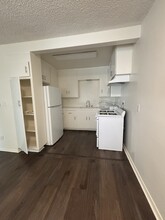 5019 Klump Ave, Unit 7 in Los Angeles, CA - Foto de edificio - Building Photo