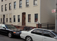 49 Menahan St in Brooklyn, NY - Foto de edificio - Building Photo