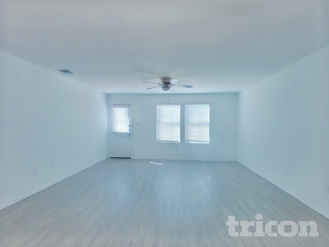 5715 Vista Point in San Antonio, TX - Building Photo - Building Photo