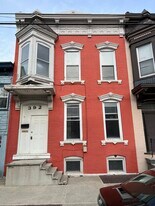 392 1st St, Unit 2 in Troy, NY - Building Photo