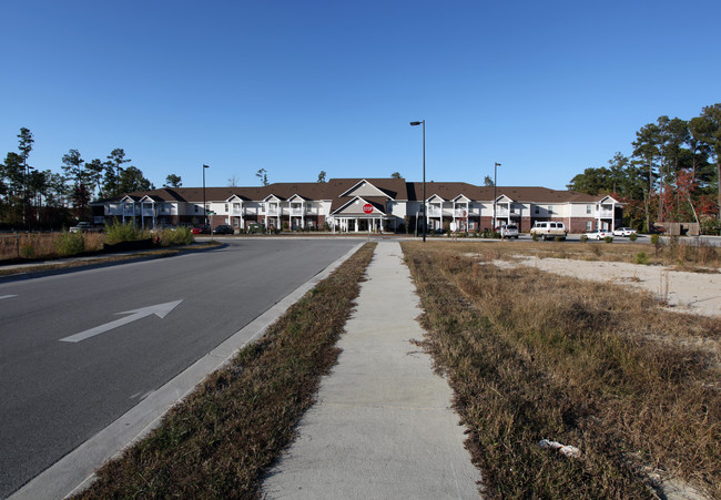 Longbourne Apartments in Jacksonville, NC - Building Photo - Building Photo