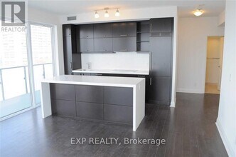 2803-65-2965 St Mary St in Toronto, ON - Building Photo - Building Photo