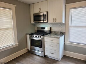 122 Somerset St in Somerville, NJ - Building Photo - Building Photo
