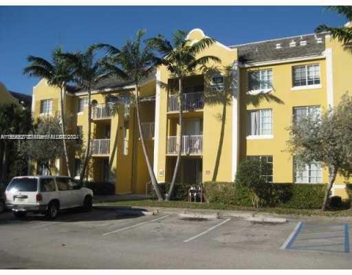 720 SW 111th Ave in Pembroke Pines, FL - Building Photo