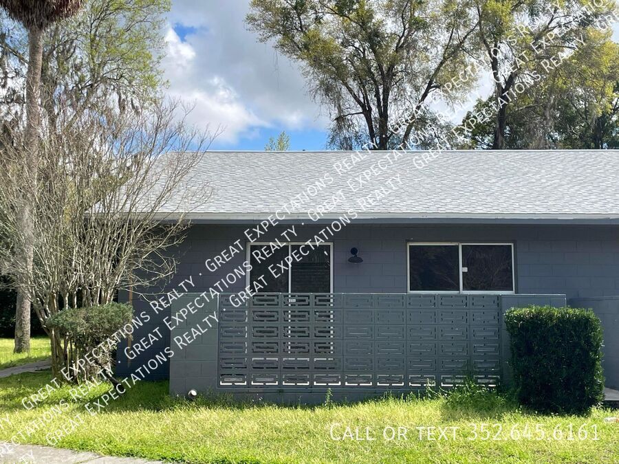 5850 SE Drew Rd in Belleview, FL - Building Photo