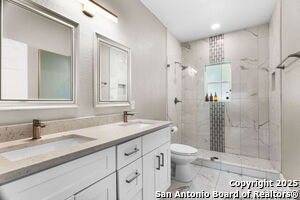 810 Dakota St in San Antonio, TX - Building Photo - Building Photo