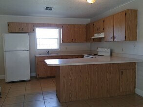 4486 Co Rd 472, Unit # B in Oxford, FL - Foto de edificio - Building Photo