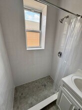 404 Stegman Pkwy in Jersey City, NJ - Building Photo - Building Photo