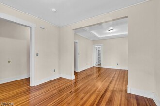 10 Vermont St in Maplewood, NJ - Building Photo - Building Photo