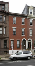 2039 Spring Garden St in Philadelphia, PA - Foto de edificio - Building Photo