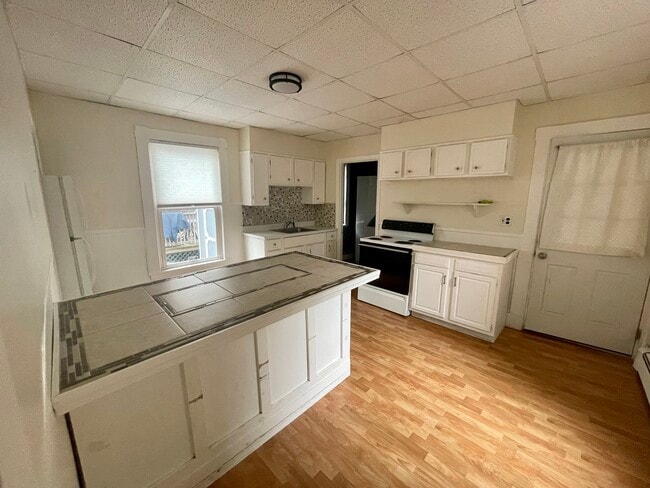 8 Harris St, Unit 8 Harris St in Auburn, ME - Building Photo - Building Photo