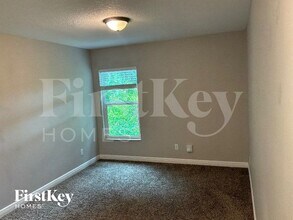 526 SW Dahled Ave in Port St. Lucie, FL - Foto de edificio - Building Photo