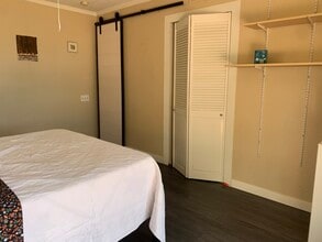 23465 Via Ronda in Mission Viejo, CA - Foto de edificio - Building Photo