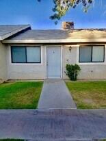 121 Parkview Dr in Ridgecrest, CA - Building Photo