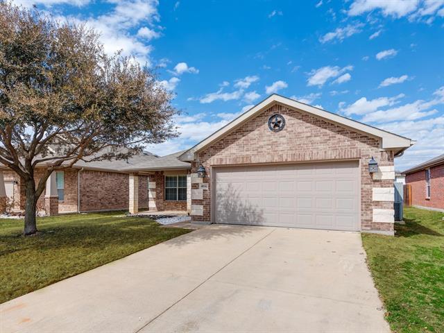 4816 Blue Top Dr in Fort Worth, TX - Building Photo