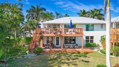 1560 Blue Point Ave in Naples, FL - Building Photo - Building Photo