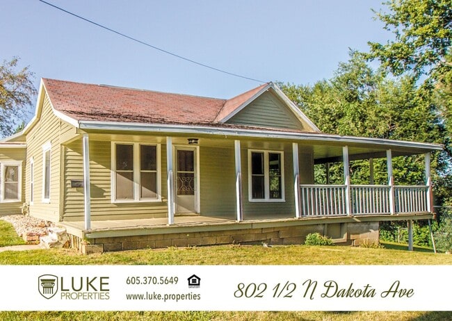 property at 802 N Dakota Ave