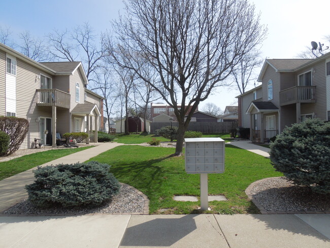 333 Kristie Ct in Crown Point, IN - Foto de edificio - Building Photo