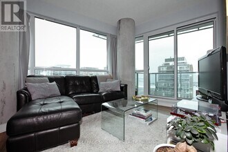 150 E Liberty St in Toronto, ON - Building Photo - Building Photo