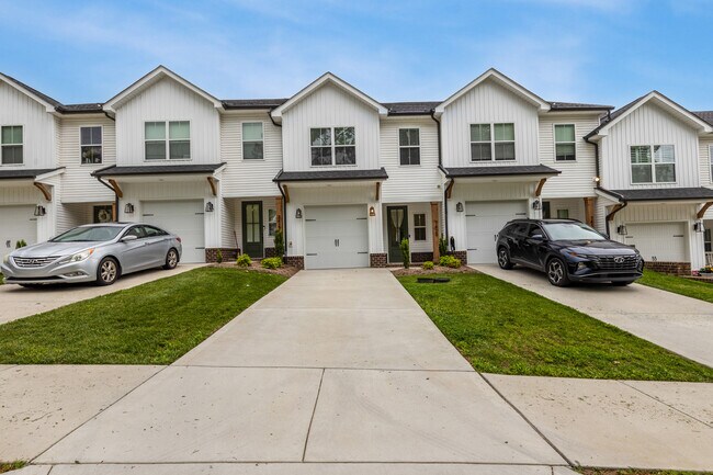 7429 Thomas Ln in Knoxville, TN - Building Photo - Building Photo