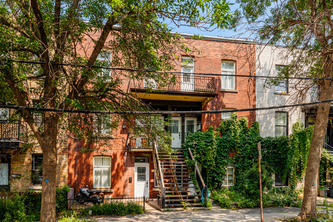 853 Desnoyers Rue in Montréal, QC - Building Photo