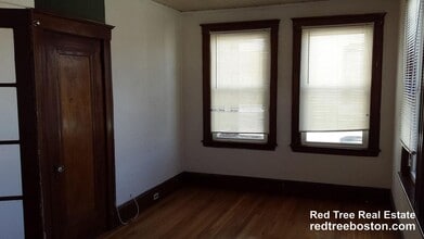 22 Commonwealth Terrace, Unit 2 in Boston, MA - Building Photo - Building Photo