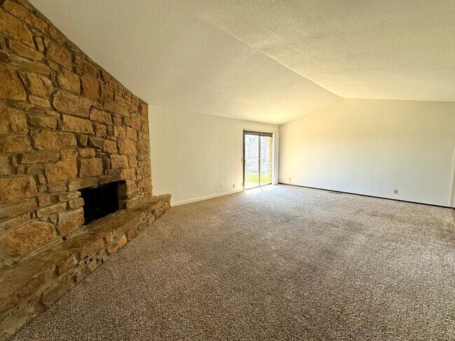8045 S 79th E Ave in Tulsa, OK - Building Photo - Building Photo
