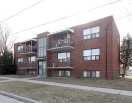 2 Cuffley Cres S in Toronto, ON - Building Photo