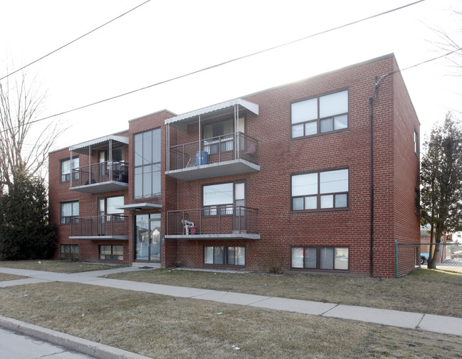 2 Cuffley Cres S in Toronto, ON - Building Photo - Primary Photo